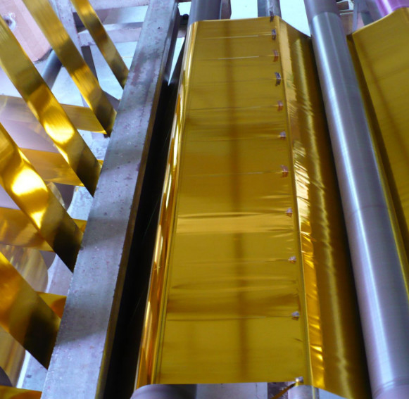 Polyester phim vàng hoa hồng giấy phim kim loại hóa Trung Quốc phim đỏ giấy bóng hồ sâu màu xanh lá cây dải nhôm băng